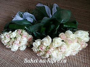 Букет из нежных роз для жены и дочери